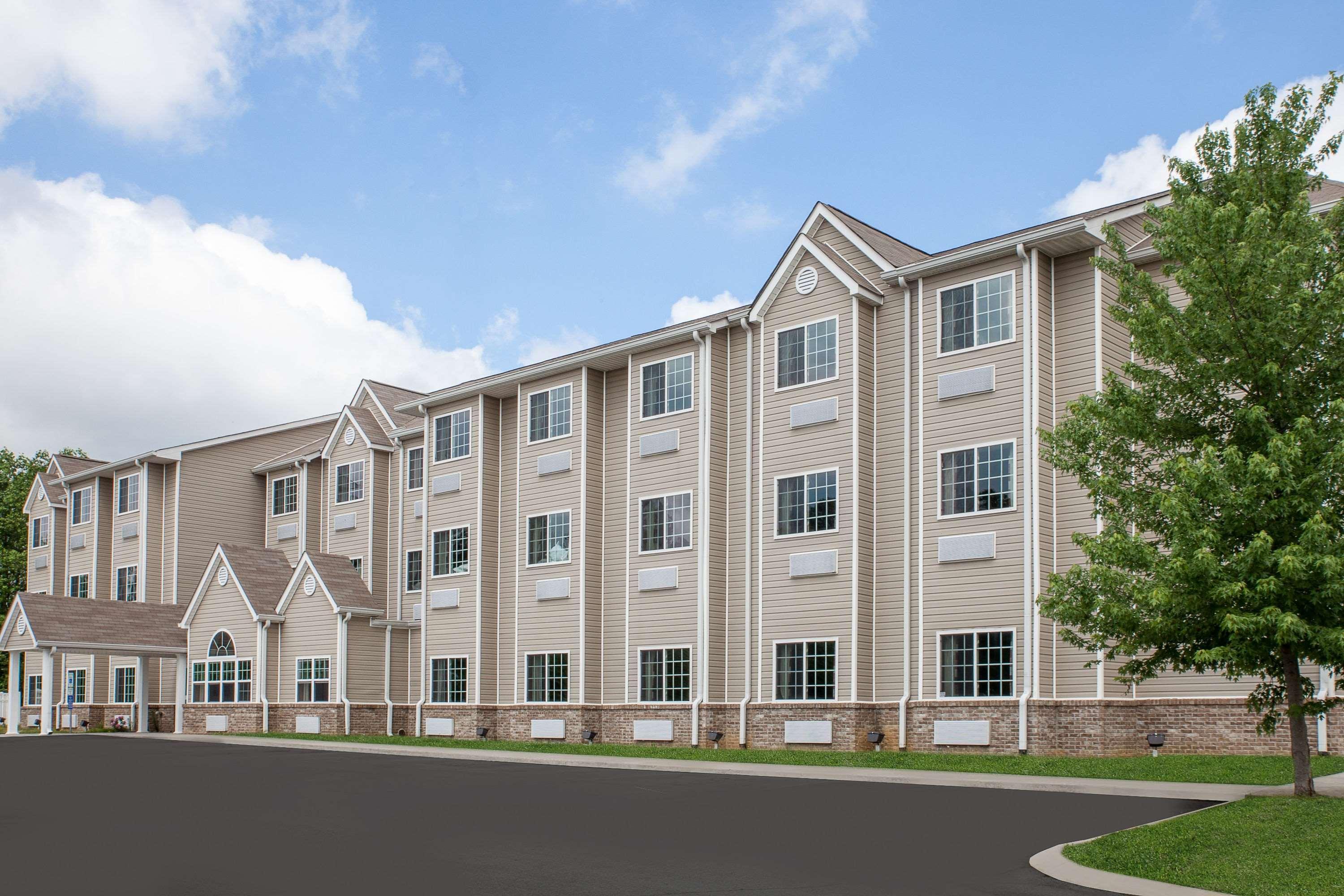 Microtel Inn & Suites By Wyndham Manchester - Newly Renovated Exterior foto